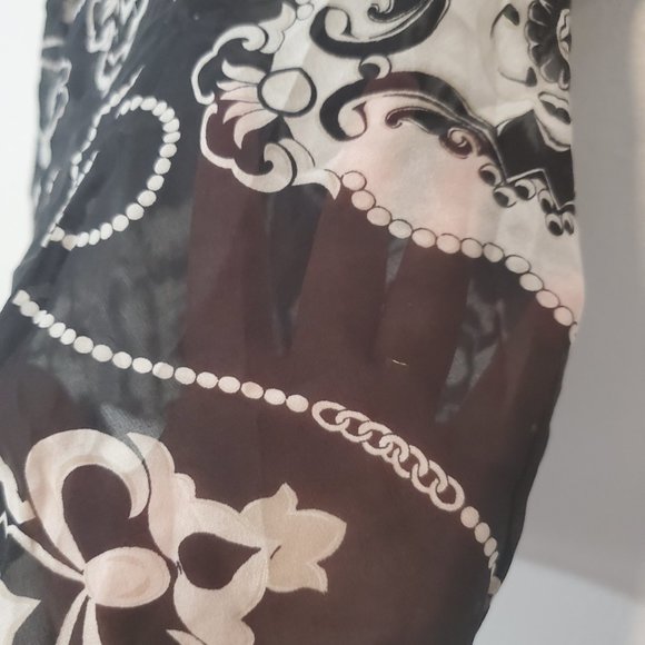 White House black market (medium black and white sheer top) - Picture 7 of 10